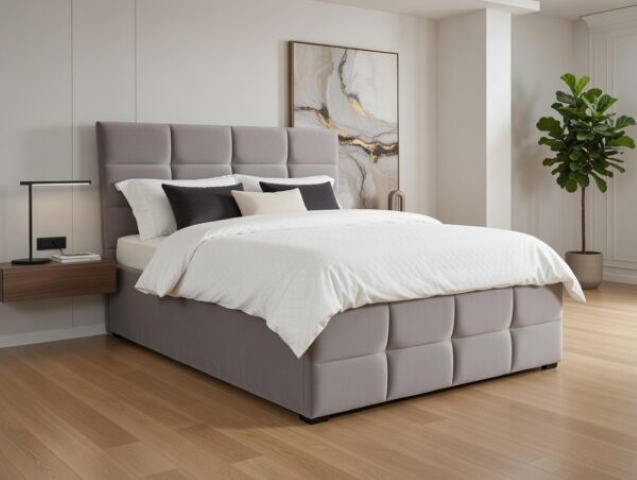 Nowoczesna sypialnia z tapicerowanym łóżkiem L651 Akimo, z pikowanym zagłówkiem i elegancką, jasną aranżacją.