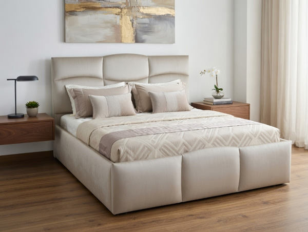 Nowoczesna sypialnia z tapicerowanym łóżkiem L568 Akimo, z wysokim jasnym zagłówkiem i elegancką, harmonijną aranżacją.